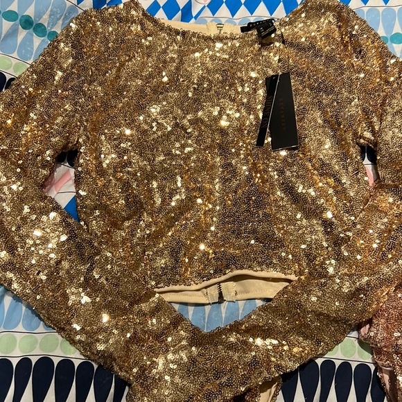 Gold too perfect for holidays brand new! - Picture 1 of 2